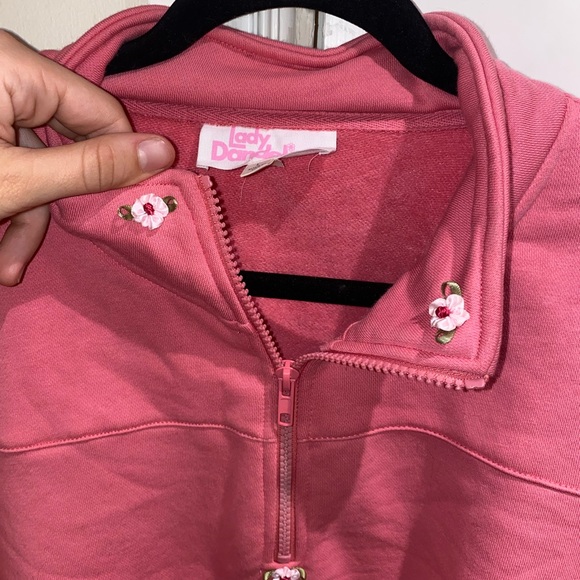 Cropped pink sweater with rose detailing. Lady dandelion size L - Picture 4 of 4